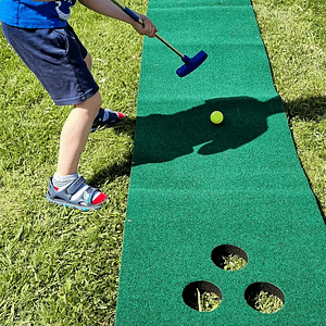 Mazais mini golfs jeb golf pongs